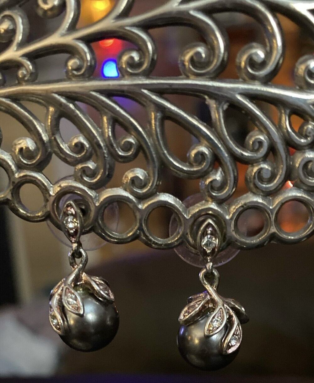 Gray Pearl W/ Silver Rhinestone Leaves Top Of Earring Rhinestone Pierced Post